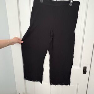 LOFT Dark Gray Women’s Capri Leggings with Lace Hem